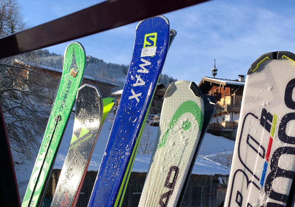 Ski-Ausruestung